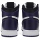 Jordans 1 Retro High OG GS Court Purple 2.0
 575441 500 Weiß/Segel/Uni Rot/Schwarz Jordan Damen/Herren