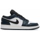 Jordans 1 Low GS 'Armory Navy'
 553560 411 Schwarz/Sportrot/Weiß Jordan Damen/Herren