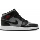 Jordans 1 Mid GS 'Shadow'
 554725 096 Rosa Quarz/Dunkles Rauchgrau/Weiß Jordan Damen/Herren